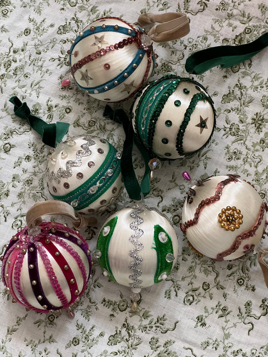 SET of 6 | Vintage Decorated Silk Bulbs (Multi Color)