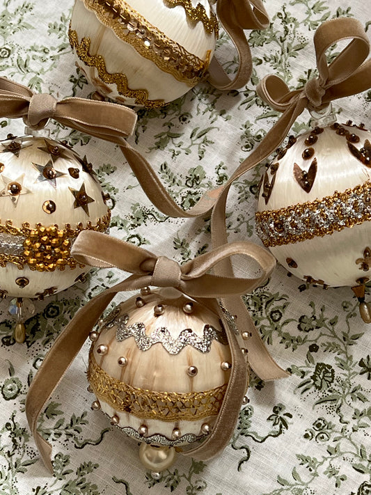 SET of 4 | Vintage Decorated Silk Bulbs (Ivory + Gold)