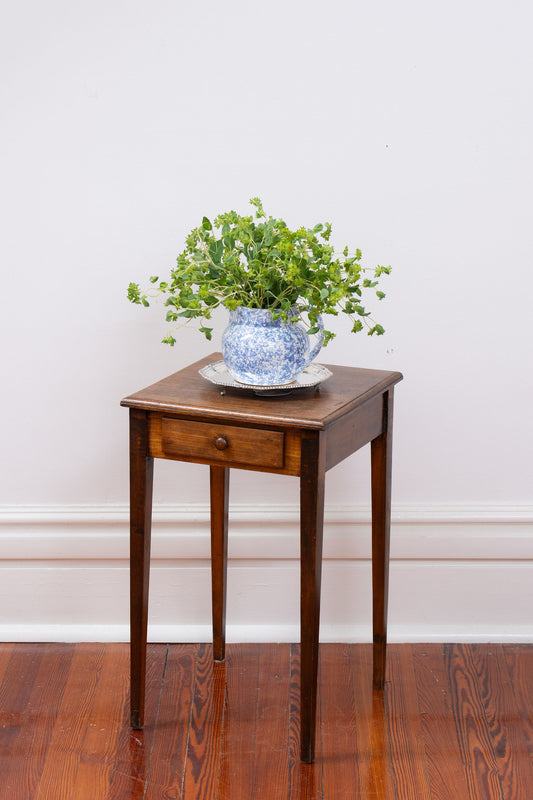 Antique Federal Mahogany Single Drawer Side Table with Tapered Legs